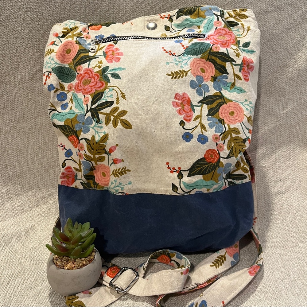 Floral Canvas Backpack/Napsack